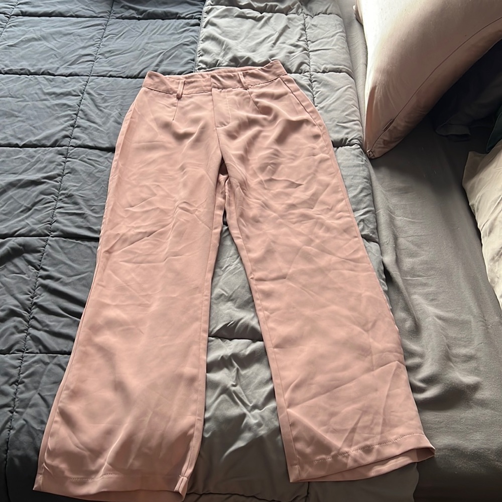 NEVER WORN. Cute pink dress pants (size petite - xs. Will fit size 0-2.)
